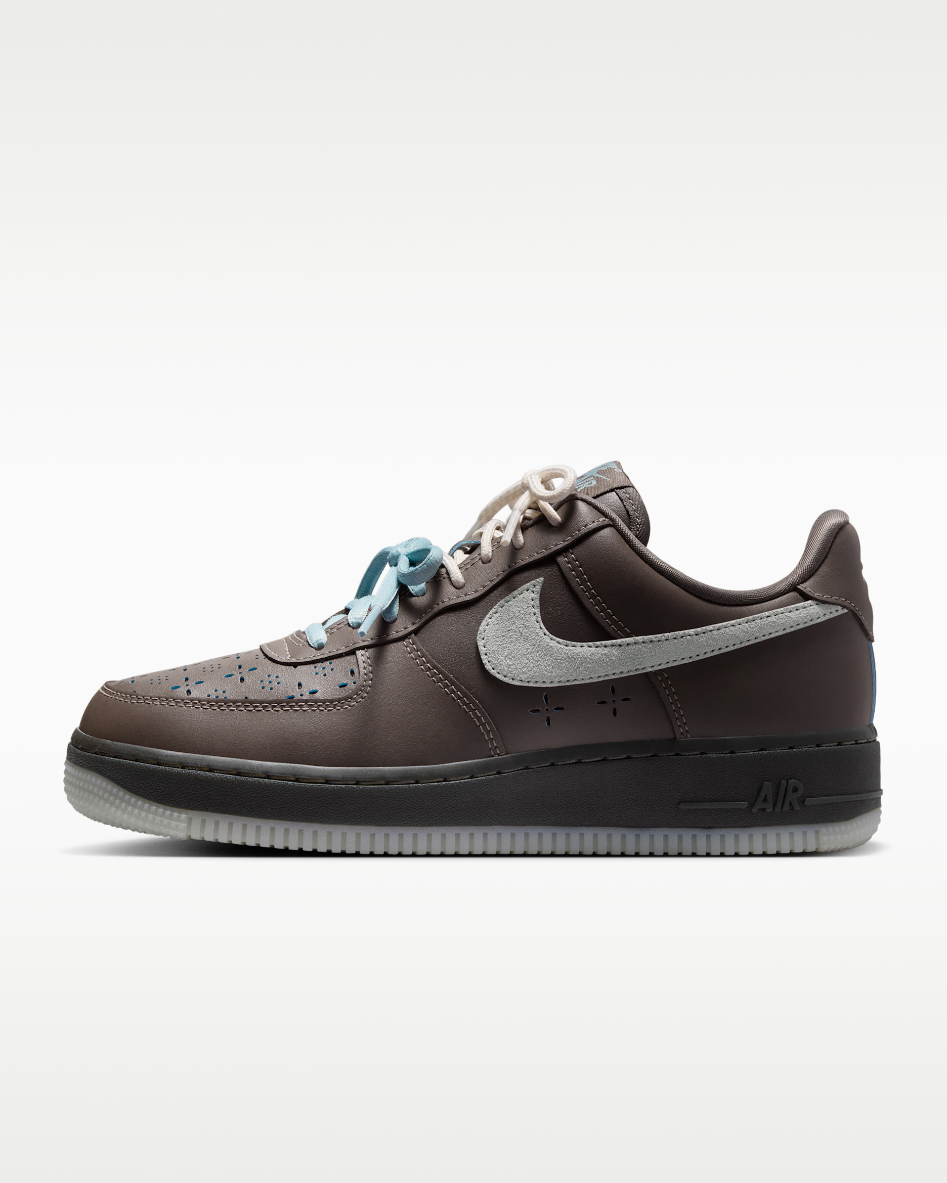 NIKE公式】ナイキ エア フォース 1 '07 LV8 ウィメンズシューズ